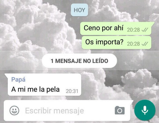 La insòlita resposta d'un pare quan el seu fill li sopa fora de casa