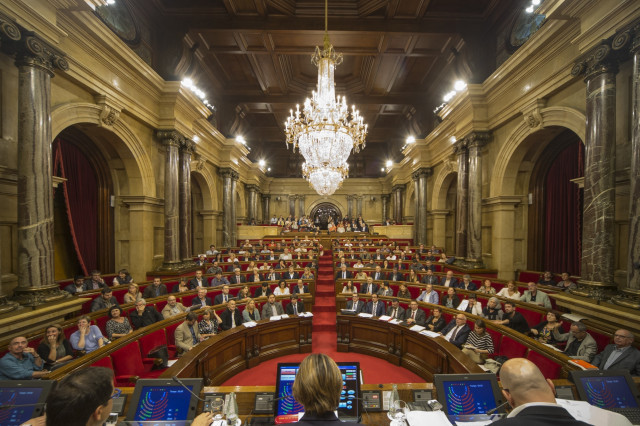 EuropaPress 1350351 parlament aprobara via expres leyes desconexion ultimo pleno