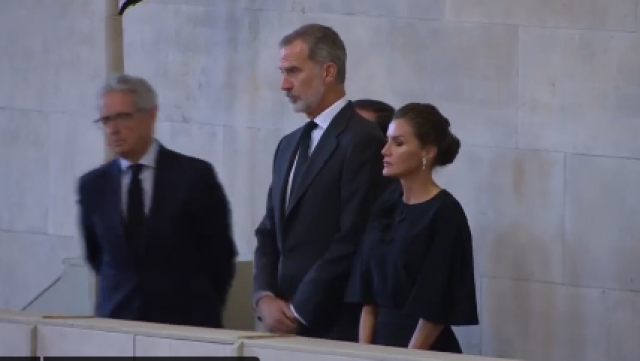 Els Reis van a acomiadar-se de la reina Isabel II