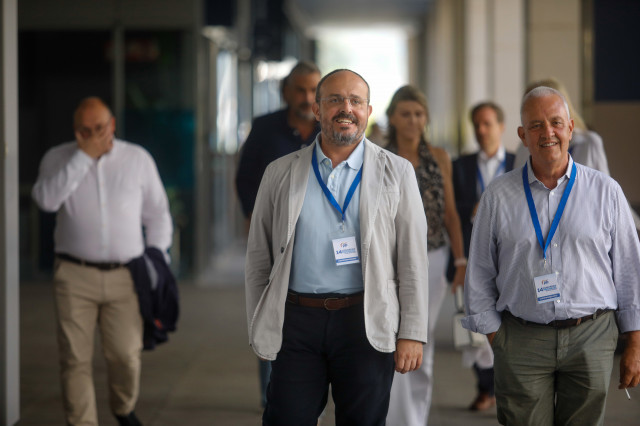 Fernández demana a Aragonès que se sotmeti a una qüestió de confiança