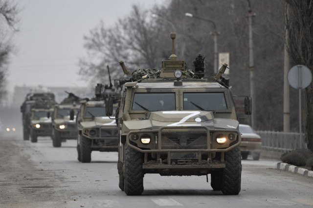 EuropaPress 4280198 vehiculos militares rusia peninsula crimea ofensiva contra ucrania 1