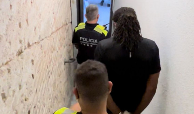 Desmantellat un punt de venda de droga a Barcelona
