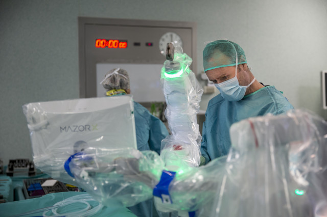 HospitalQuirnsaludBarcelona OperacinMazorX Dr.Clavel