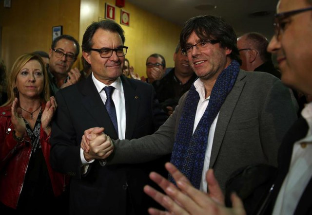 El Constitucional admet a tràmit el recurs contra la comissió de desconnexió