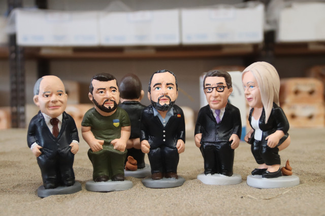 EuropaPress 4787142 feijoo zelenski lewandowski benzema meloni nuevos caganers ano