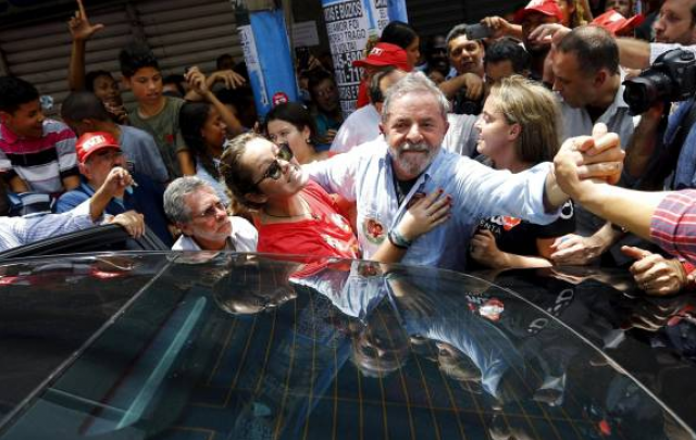 Lula da Silva queda en llibertat després de tres hores d'interrogatori