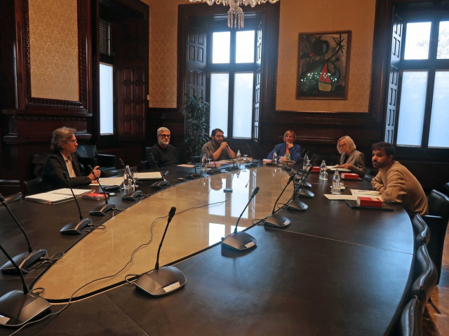 EuropaPress 4812688 reunion mesa parlament
