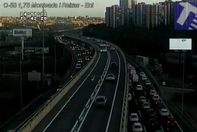 Cues de 6 quilòmetres a la C-58 entre Ripollet i Barcelona per un accident