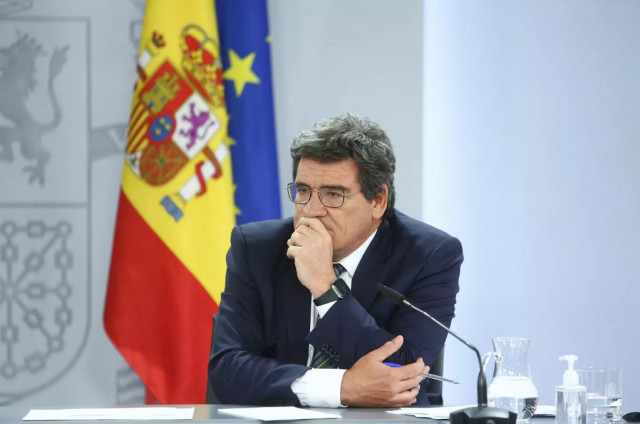 Col·lisió entre Escrivà, Podem i la CEOE en la reforma de les pensions