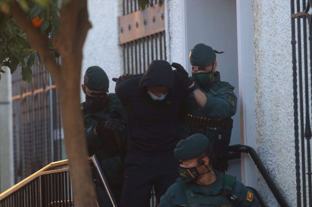 EuropaPress 3525394 salida juzgados fuengirola malaga melillero detenido supuestamente rociar