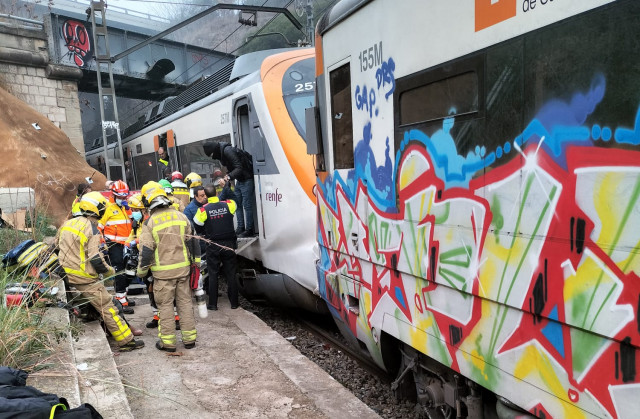 Restablert el trànsit de trens de les R4, R7 i R12 després d'un xoc entre dos trens a la línia de Montcada i Reixac