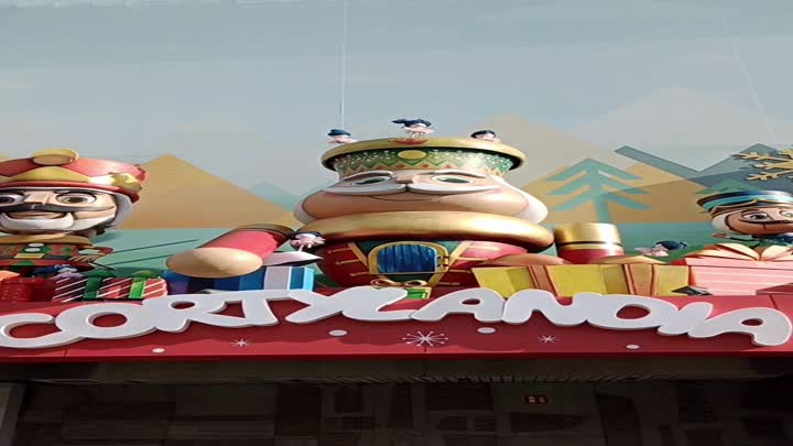 El Corte Inglés de Diagonal estrena su espectáculo Cortylandia