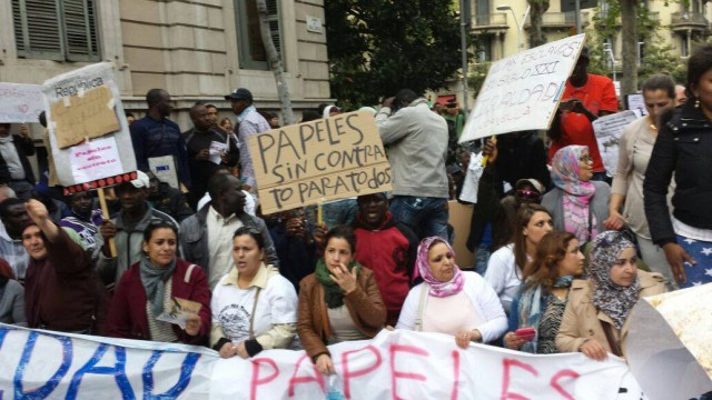 Papeles Para Todos aplaudeix la moció del Parlament sobre immigració, però critica els seus aspectes 