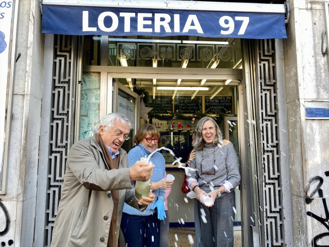 EuropaPress 4885673 responsable administracion loteria numero 97 plaza urquinaona barcelona