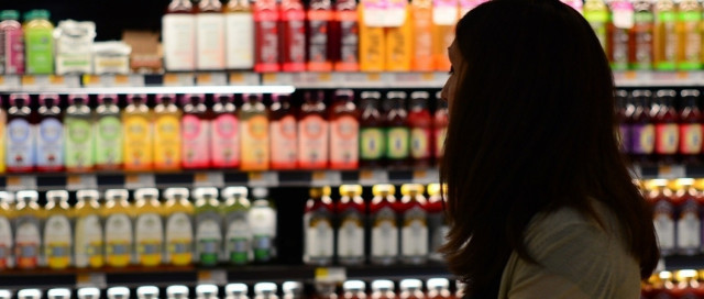 Detingut un jove de 23 anys per violar una menor a la part del darrere d'un supermercat a València