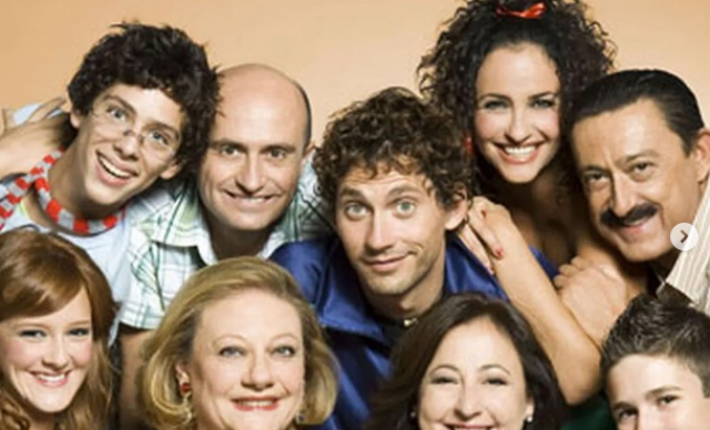 Paco León reuneix part dels actors d'Aída en un inolvidable retrobament