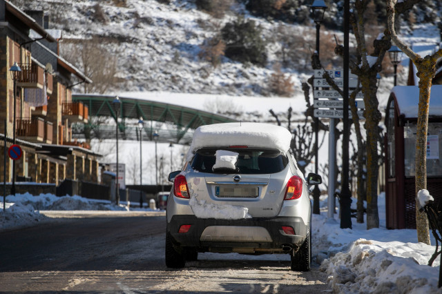 EuropaPress 4936828 nieve techo coche 20 enero 2023 esterri daneu lleida catalunya espana