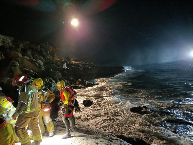Un home mor després de caure en un camí de roques a 10 metres d'alçada a Torredembarra