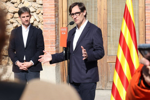 Illa manté que s'ampliarà la capacitat de l'aeroport de Barcelona-El Prat encara que obre altres alternatives