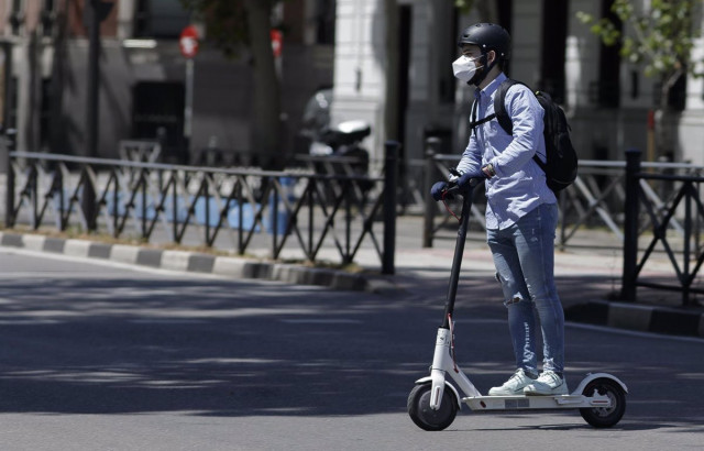 Consum obliga a retirar dos models de patinets elèctrics per errors de seguretat