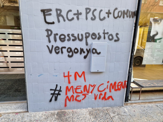 Apareixen pintades a locals de PSC i ERC a Girona contra el pacte de Pressupostos