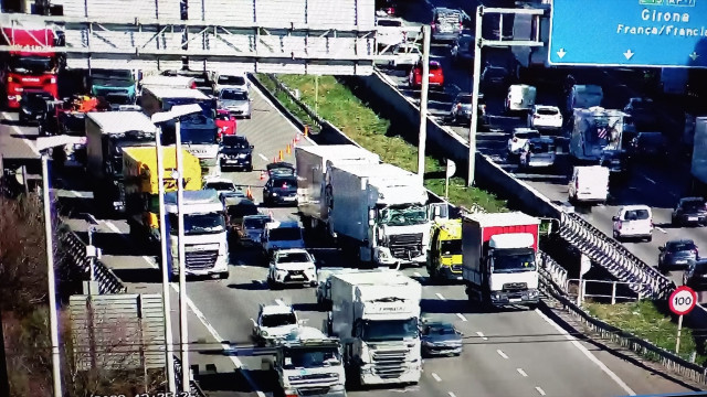 Un accident provoca diversos quilòmetres de retencions a la C-65, a l'alçada de Cassà de la Selva