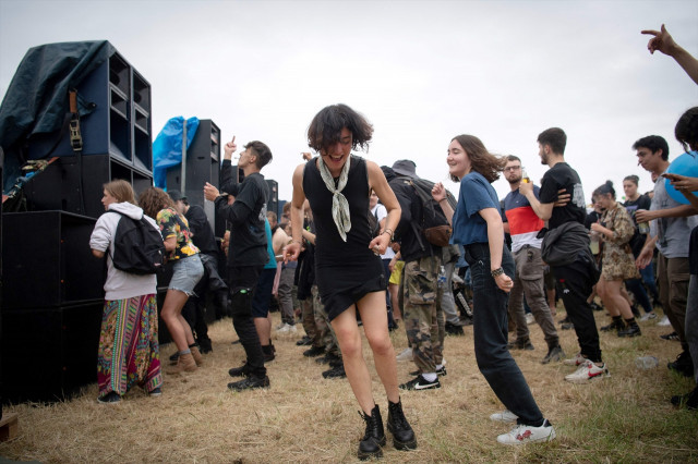 EuropaPress 3793955 19 june 2021 france redon participants take part in an illegal rave party
