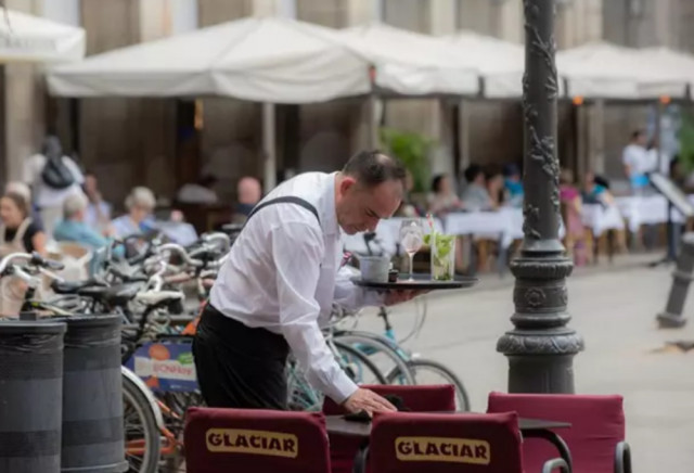 El sector serveis va disparar la facturació un 19,9% el 2022