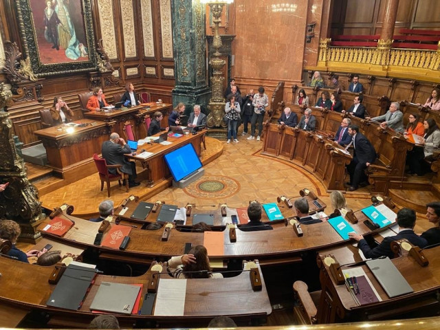 Les reprovacions a Colau, protagonistes del Ple de l'Ajuntament de Barcelona