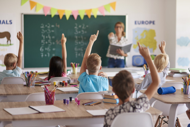 Enverinen centenars d'estudiants femenines a l'Iran amb gas tòxic