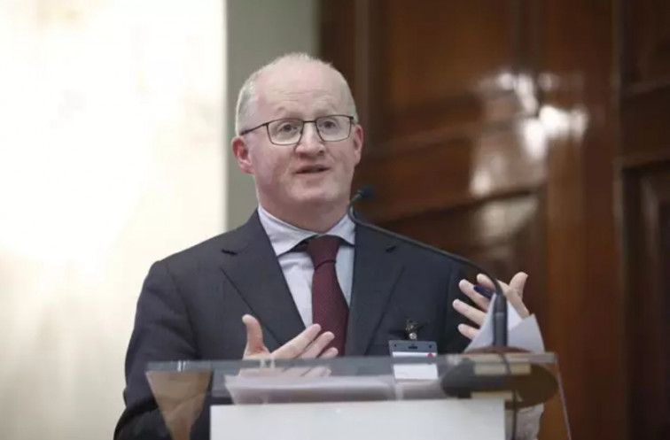 Philip Lane, del Banc Central Europeu, partidari de pujar tipus més enllà d'aquest mes
