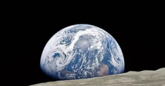 Identifiquen una substància que va poder originar la vida a la Terra