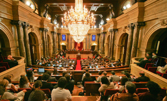 El PSC demana eliminar la pensió vitalícia als presidents del Parlament 