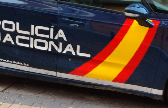 Detenen una dona per exhibir una pistola en un partit de futbol de prebenjamins a Alcobendas