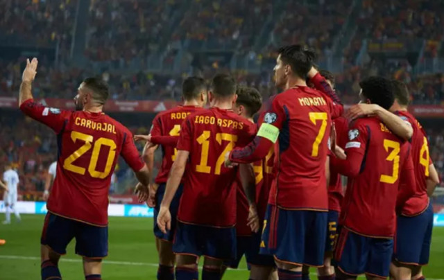 Espanya es juga el liderat del grup de la classificació per a l'Eurocopa a Escòcia