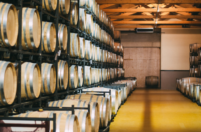 Barrilesvinomaderaalmacenadosbodegaprocesofermentacion