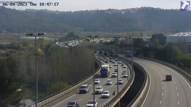 Un accident múltiple entre 4 vehicles provoca el tall de dos carrils i 3 quilòmetres de cua a l'AP-7 a Maçanet