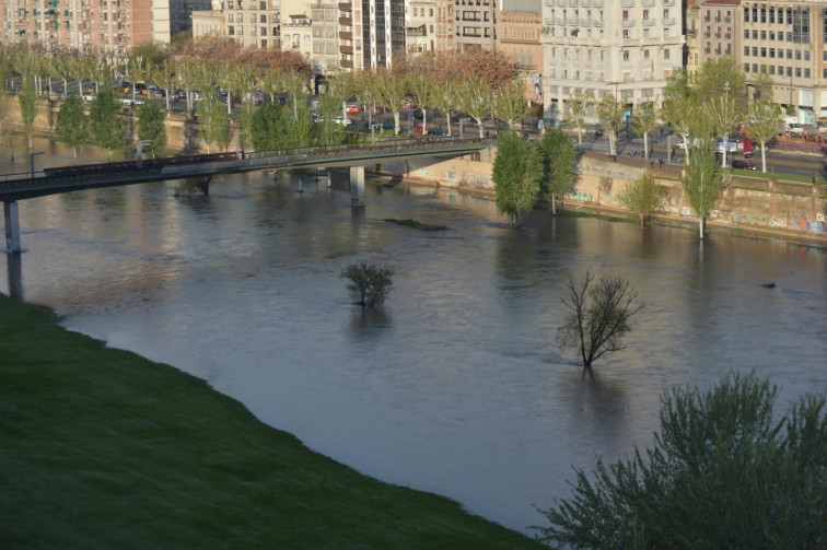 Un home de 32 anys mor ofegat al riu Segre després de saltar des del pont a l'aigua