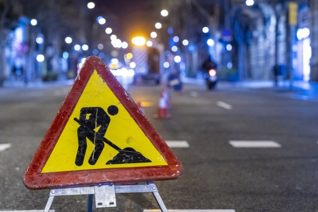 Afectacions a la mobilitat de l'avinguda Tibidabo de Barcelona des de divendres després d'una fuita d'aigua