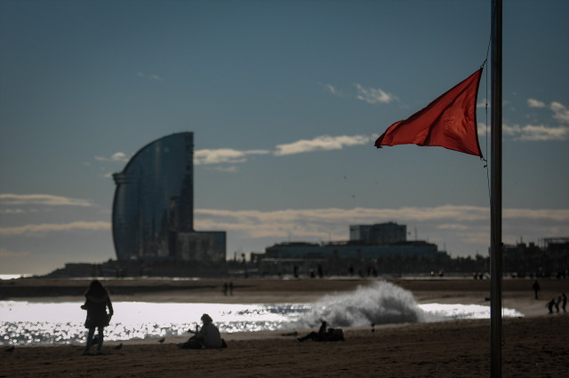 Arriba la borrasca 'Noa': el vent, la neu i l'onatge posaran en risc Catalunya