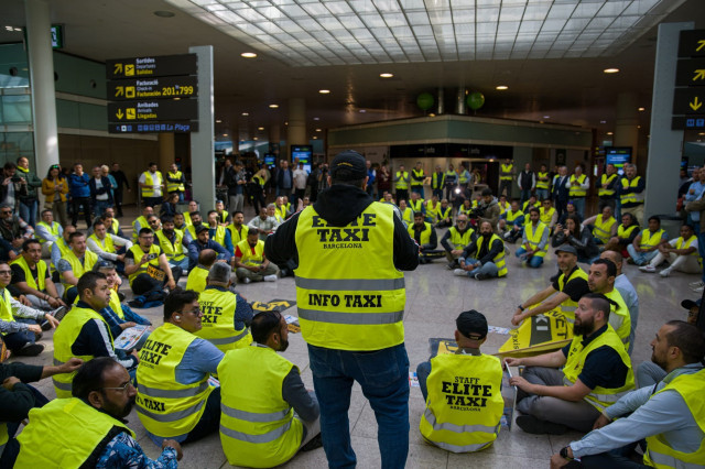 Elite Taxi desconvoca la marxa lenta de dimecres 19