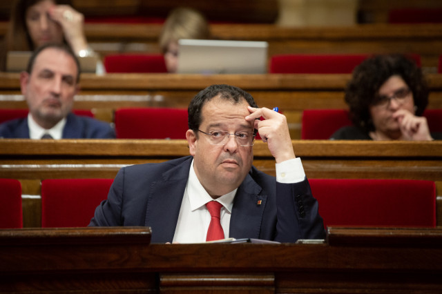 Rifirafe entre el conseller Joan Ignasi Elena i l'exconseller Ramon Espadaler al Parlament
