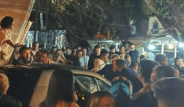Un nen greu i 11 ferits més després que un cotxe atropellés una carpa a Vilanova de Arousa