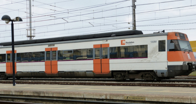 Renfe posa a disposició dels seus usuaris 90 autobusos mentre duri la reparació de l'R2 a Gavà