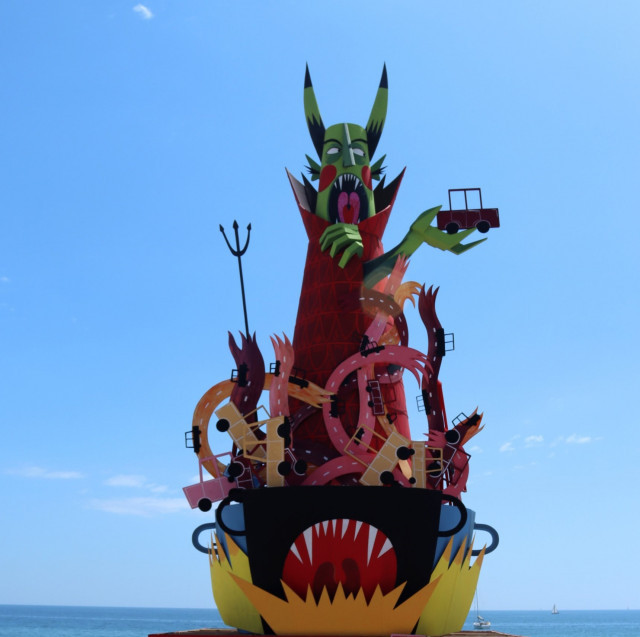 Badalona vibra a les Festes de Maig amb la 'Cremada del Dimoni'