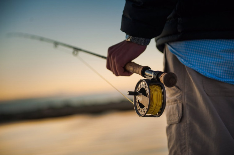 Badalona restringeix els horaris de pesca a les seves platges