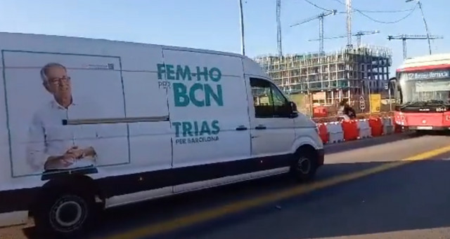 Anècdota de campanya: la furgoneta de Xavier Trias es confon i circula en contradirecció per les Glòries
