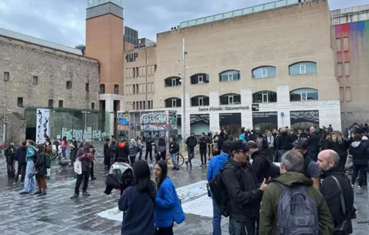 Partidaris i antiokupes es tornen a manifestar a Barcelona