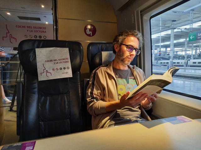 L'AVE tindrà un ‘Cotxe del Silenci i la Lectura’