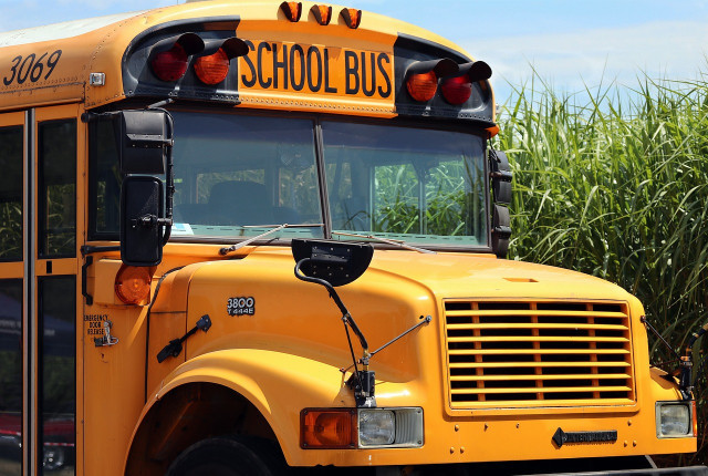 Schoolbusgd6ab7525d 1280
